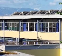 Il terrazzo della scuola diventa una piscina ma nessuno interviene