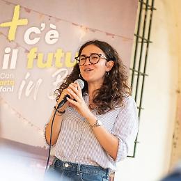 La consigliera Campagna denuncia: «Foto rubate e commenti sessisti»
