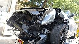 Incidente tra una Maserati e una Spider in superstrada