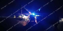 Incidente nella notte. Tir si ribalta in autostrada 