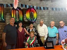 Grande festa per i cento anni di Adelia Caponera