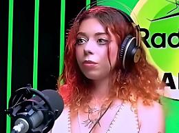 Star di OnlyFans denunciata: inseguiva il suo ragazzo con un coltello
