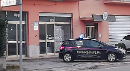 Momenti di paura nel quartiere San Carlo: in due aggrediscono un tik-toker