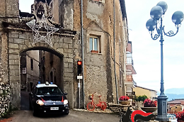 Violazione degli obblighi familiari: finisce ai domiciliari