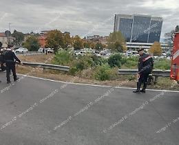 Paura per due donne sulla Monti Lepini: si ribaltano con l'auto e sfondano il guard rail
