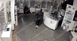 Furto nel negozio di ottica: rubati occhiali per un valore di 20.000 euro