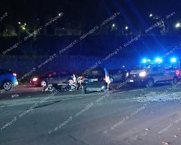 Incidente tra una Smart e uno scooter sul Viadotto Biondi 