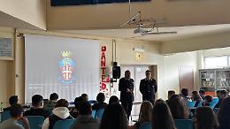 Carabinieri nelle scuole: a lezione di legalità