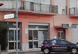 Si finge un’altra per non pagare