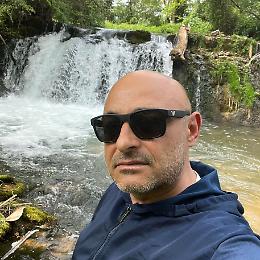 Incidente nella notte: Davide Gerardi muore dopo essere uscito fuori strada