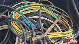 Furto in un deposito. Rubati 40 chili di cavi di rame 