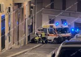 Dà in escandescenze in piazza: arrivano carabinieri e 118