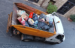 Batosta Tari, il rincaro delle bollette infiamma lo scontro politico
