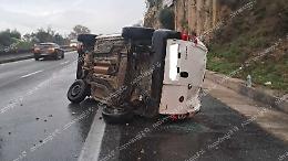 Furgoncino si ribalta sulla superstrada Sora-Ferentino: un ferito 
