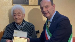 La signora Maria Laura ha compiuto cento anni. Grande festa