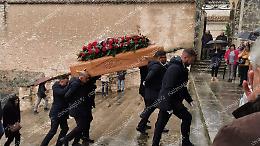 Addio a Ezio Cretaro, l'operaio di 66 anni caduto da un'impalcatura