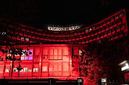 Violenza di genere. La Regione Lazio si illumina di rosso 