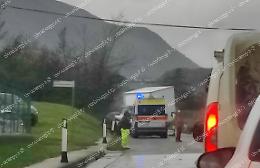 Incidente fra un'auto e un furgone. Gravemente ferite due persone