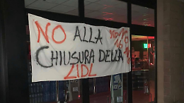 Lidl chiude. I residenti protestano