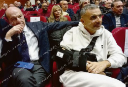 La guerra di  nervi è iniziata