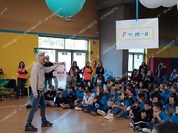 "La fisica che ci piace": il social-prof Vincenzo Schettini fa tappa alla scuola "Aldo Moro" 