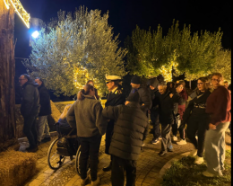 Il presepe illumina il parco pubblico