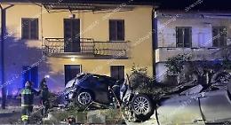 Scontro fatale nella notte, due le vittime