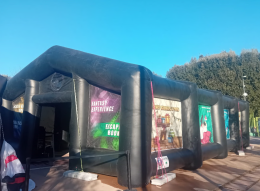 Vandali al Christmas digital village