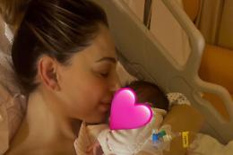 Anna Tatangelo, prime foto con Beatrice: &laquo;Benvenuta tra noi&raquo;