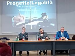 La Camera Penale ancora tra i bianchi di scuola