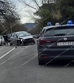 Incidente in via Maria, coinvolte due auto