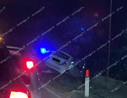 Incidente in via Casilina, un'auto finisce fuori strada