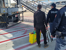 Rapina, lesioni e non solo: peruviano espulso dalla Comunit&agrave; Europea