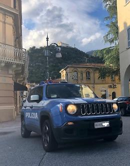 Rimuove da solo il braccialetto elettronico: denunciato 