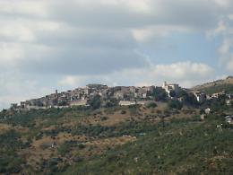 Donna di 51 anni cade dal balcone e muore sul colpo