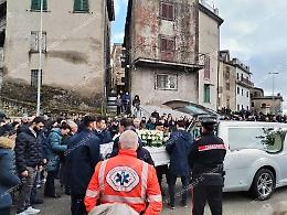 Funerali Francesco Latini: in pi&ugrave; di mille per l'addio al quindicenne