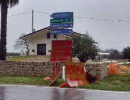 Masso sulla 630, tutti in campo