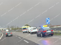Incidente tra tre auto sulla superstrada. Sul posto il 118