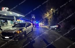 Scontro tra un'auto e una minicar: un ferito grave