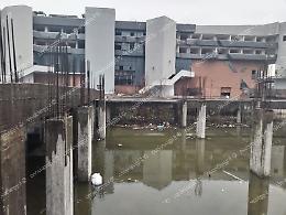 Allagamento all'ex Tomassi: i cittadini ironizzano sulla &ldquo;piscina comunale&rdquo;