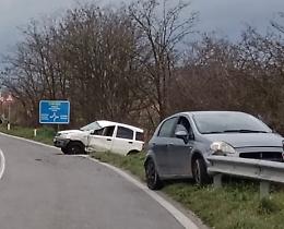 Paura sulla Casilina: scontro tra due auto