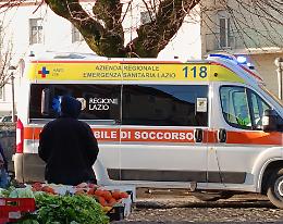 Investita mentre andava a scuola. Paura per una quindicenne