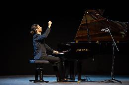 Dalla Ciociaria al Festival: il pianoforte del maestro Simoni vola a Sanremo 