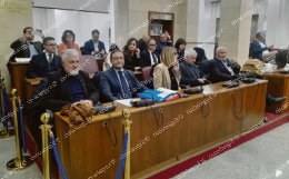 Consiglio, giri di valzer nel caos 