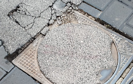 Allarme centro storico. &laquo;La pavimentazione sprofonda&raquo;