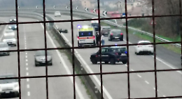 Accusa un malore mentre &egrave; in moto: sessantenne soccorso sulla superstrada