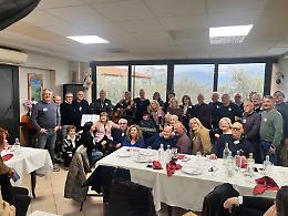 L&rsquo;abbraccio degli allievi al maestro Graziano Gemmiti 