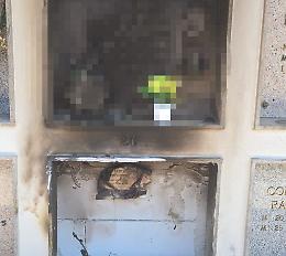 Incendio al cimitero, danneggiati tre loculi