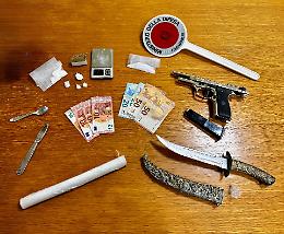 Un laboratorio per la droga in casa: arrestati padre e figlio