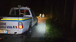 Cade un albero su un'auto in transito: una coppia in ospedale